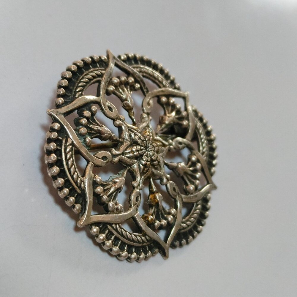 Antique Ornate Floral Filigree Pin Brooch Round Intricate Design Metal Finish - Picture 9 of 13